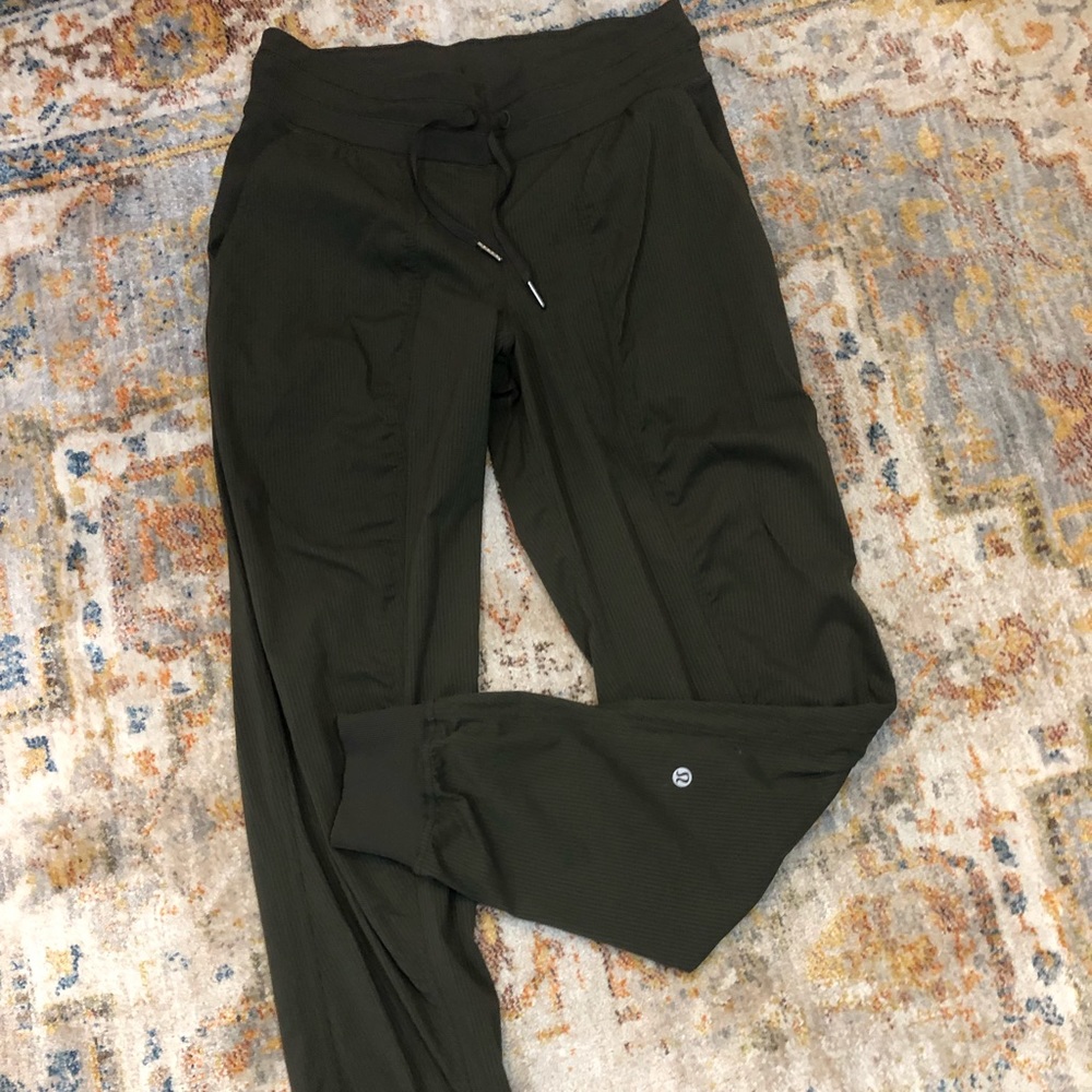 !!SOLD!!!! Lululemon dance studio jogger